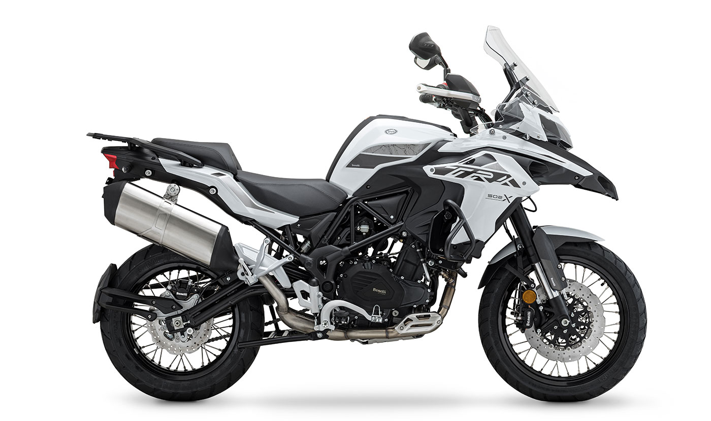 trk502x_My2020_white2.jpg